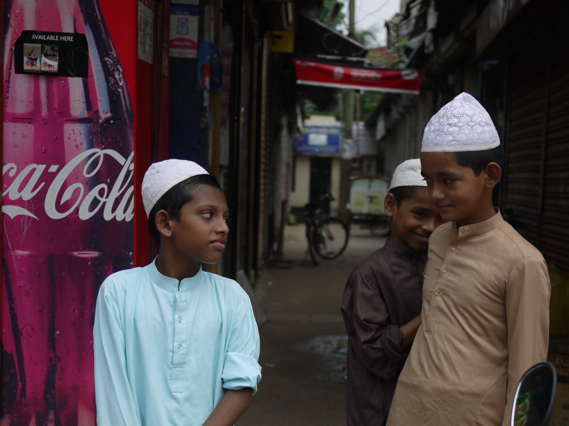 _Boys in Front of Vending Machine, Bangladesh Nice pics of Bangladesh 2016